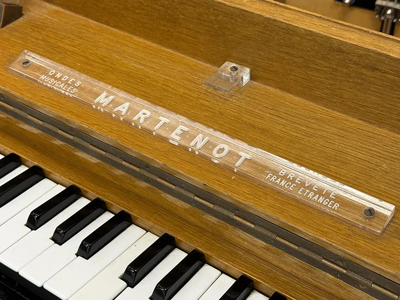 ANTIQUE INSTRUMENTS