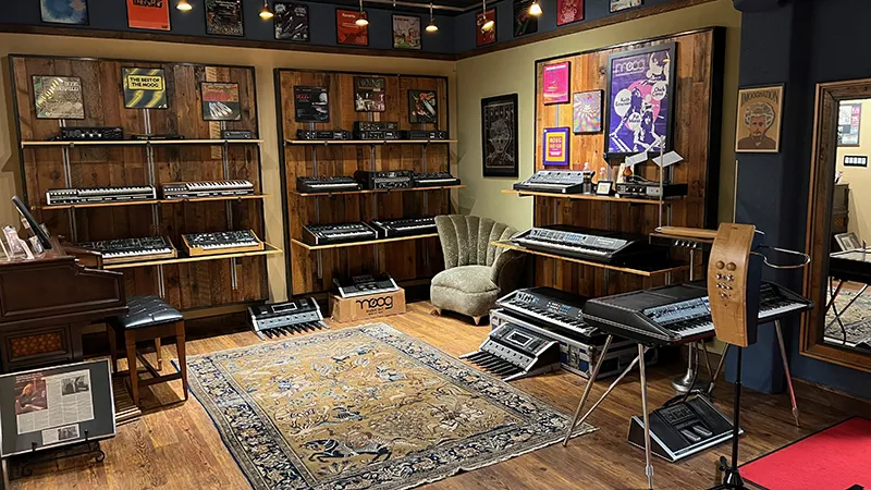 BOB MOOG ADMIRER